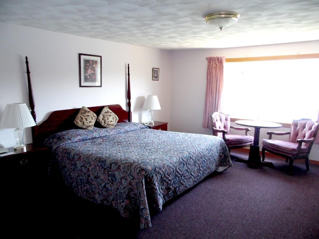 Redclyffe Shore Motor Inn Robbinston Esterno foto