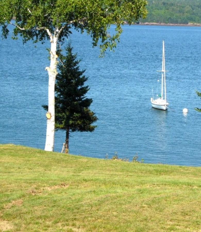 Redclyffe Shore Motor Inn Robbinston Esterno foto