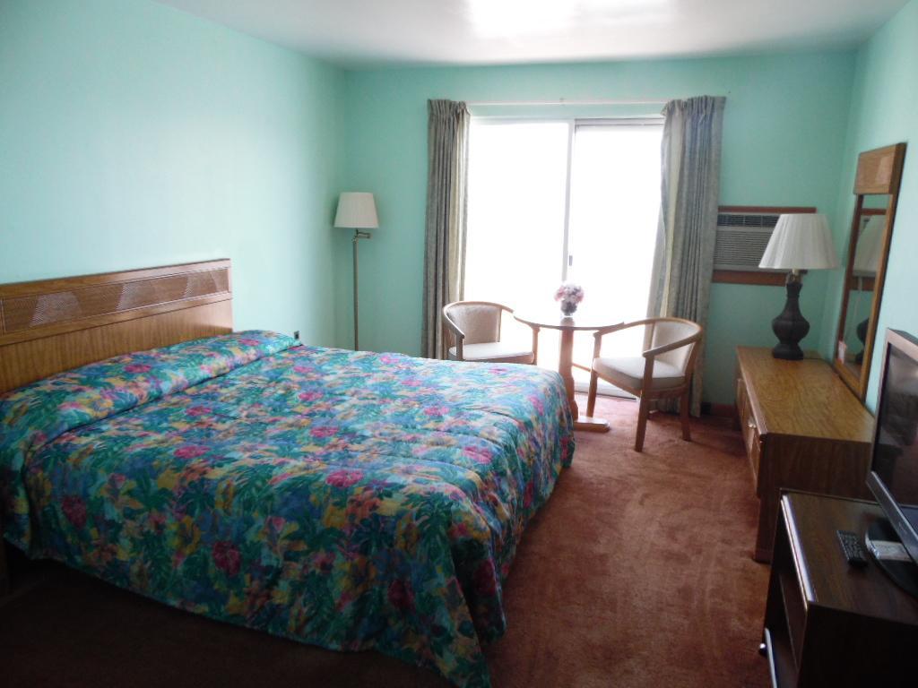Redclyffe Shore Motor Inn Robbinston Esterno foto