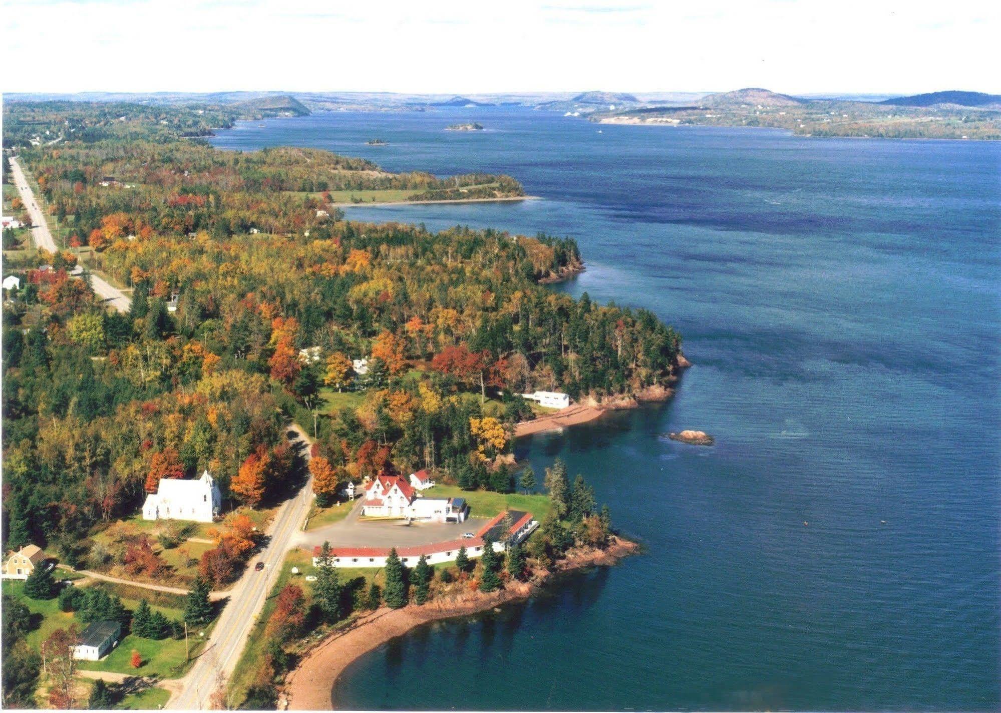 Redclyffe Shore Motor Inn Robbinston Esterno foto