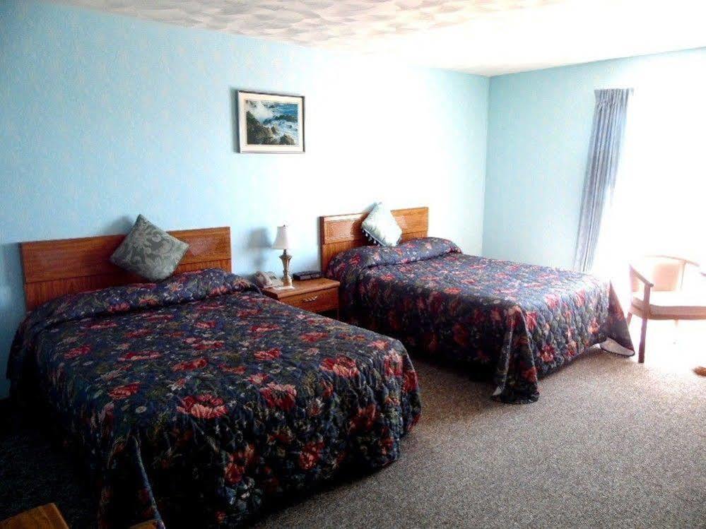 Redclyffe Shore Motor Inn Robbinston Esterno foto